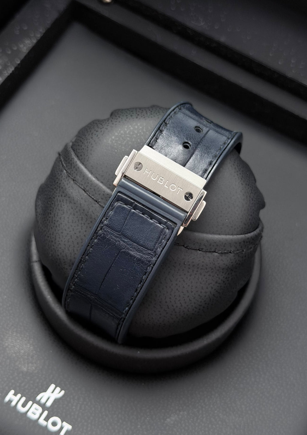 Hublot Classic Fusion Titanium Blue 42mm